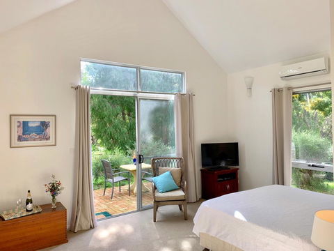 Wilderness House - Pubs and Clubs 2