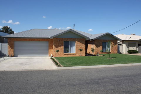 Willow Island - Waterfront - Pubs and Clubs 2