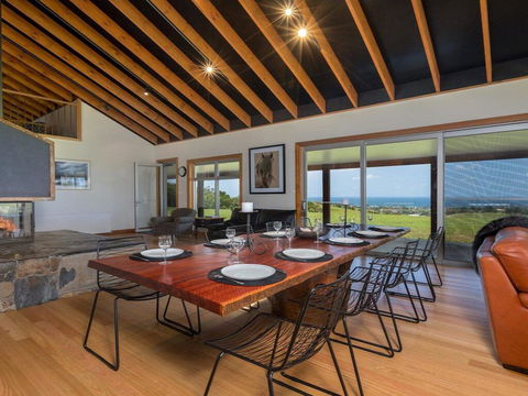 Willowview - Coastal Retreat, Stunning Views - Pubs and Clubs 0