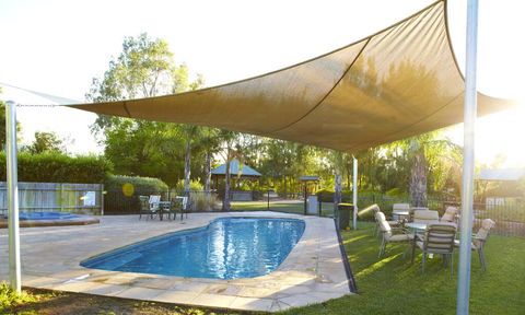 Winbi River Resort Holiday Rentals - Pubs and Clubs 2