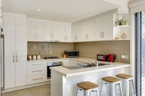 Windella Escape - Pubs and Clubs 1