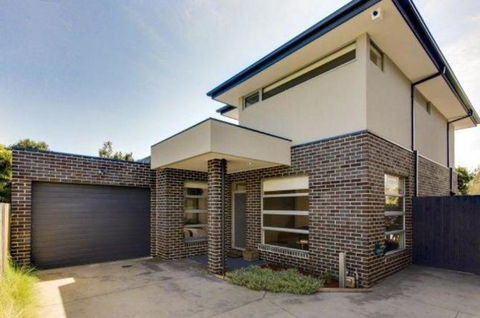 Windella Escape - Pubs and Clubs 0