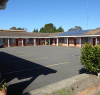 Windmill Motel - Pubs and Clubs