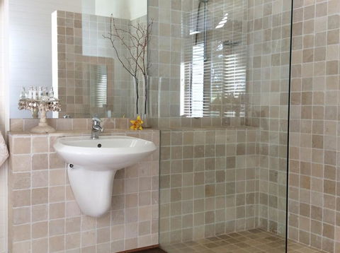 Windrush BnB - Comboyne Australia - Pubs and Clubs 2