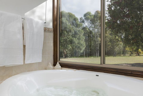 Windsors Edge Cottage Pokolbin - Pubs and Clubs 2