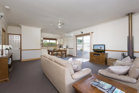 Windsors Edge Cottage Pokolbin - Pubs and Clubs 3