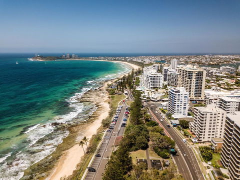 Windward Apartments - Pubs and Clubs 0