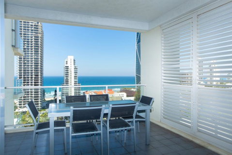 Wings Resort - Private Apartments - Pubs and Clubs 1