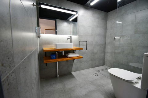 Winsor Park Motor Inn - Pubs and Clubs 2