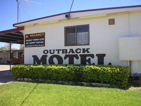 Winton Outback Motel - Pubs and Clubs 0