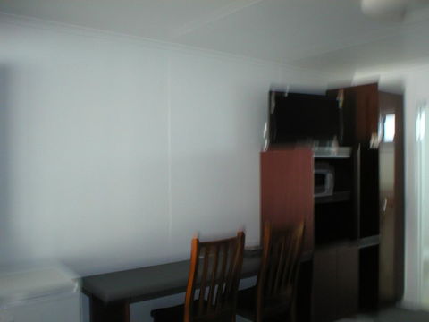 Winton Outback Motel - Pubs and Clubs 3