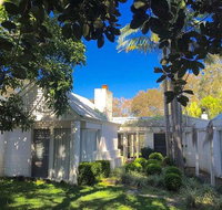 Wisteria Cottage on the Lagoon/Beach - Pubs and Clubs