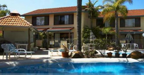 Wolngarin Holiday Resort Noosa - Pubs and Clubs 1