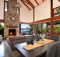 Womberroo - Kangaroo Valley - Pubs and Clubs