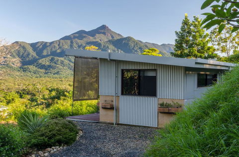 Wompoo Eco Retreat - Pubs and Clubs 0