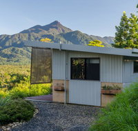 Wompoo Eco Retreat - Pubs and Clubs