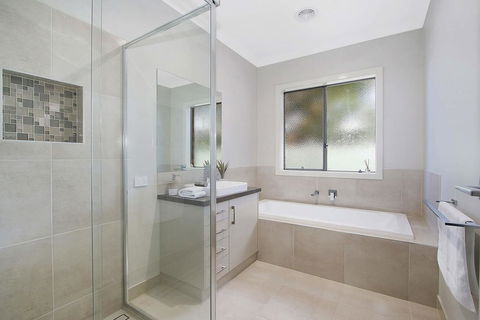 Woodbine Waters - Pubs and Clubs 3