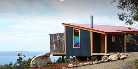 Woodbridge Hill Hideaway - Pubs and Clubs 3