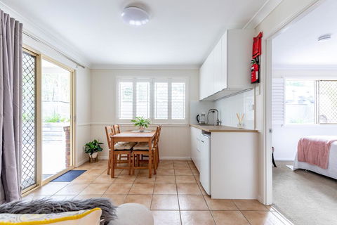 Woodford Gardens - Go Out 2