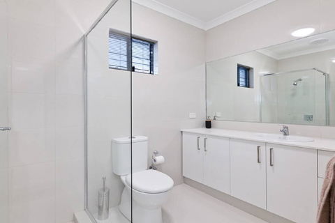 Woodlands - Home With A View - Pubs and Clubs 2