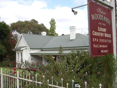 Woodlands Of Bridgetown B&B - Pubs and Clubs 0
