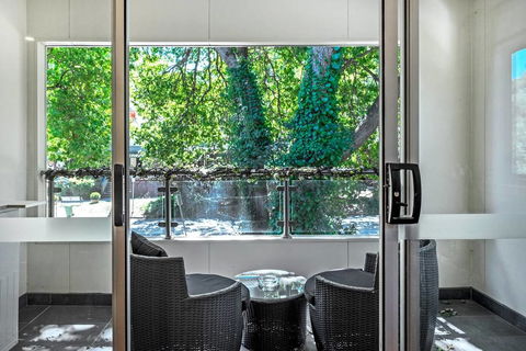 Woody Lifestyle One Bedroom Apartment - Pubs and Clubs 0