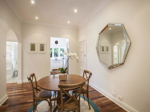 Woollahra Roslyndale Avenue - Pubs and Clubs 3