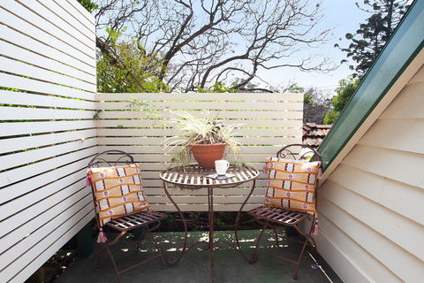 Woolwich Studio Bliss, Your Private Oasis By The Water - Pubs and Clubs 2