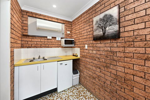 Woongarra Motel - Pubs and Clubs 2