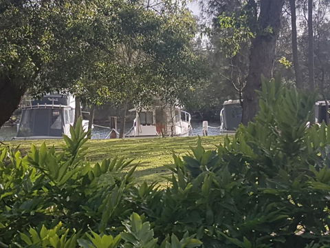 Wyreepi River Cottage - Pubs and Clubs 1