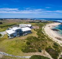 Wytonia Beachfront Accommodation - Pubs and Clubs
