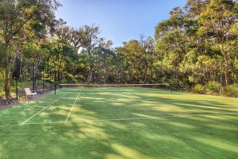 Yallingup Forest Resort - Pubs and Clubs 3
