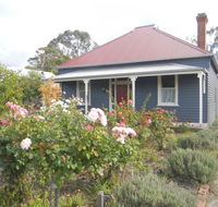 Yarram Cottage Art and Accommodation - Pubs and Clubs