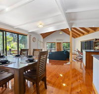YARRABEE - the perfect getaway - Pubs and Clubs