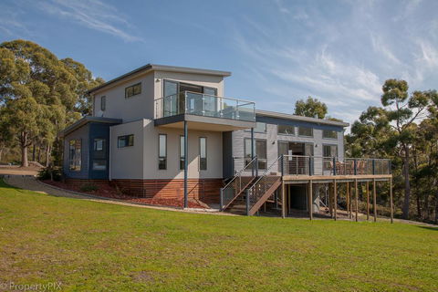 Yarrabee Nature Reserve - Pubs and Clubs 0