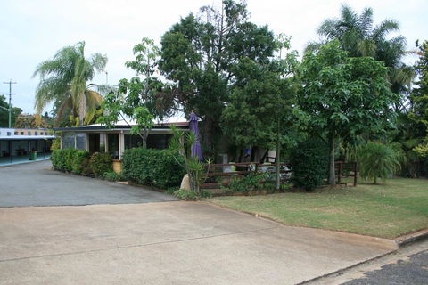 Yarraman Gardens Motel Queensland - Pubs and Clubs 3
