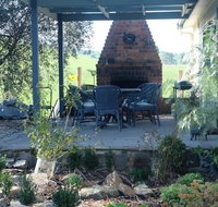 Yea Wood Duck Cottage - Pubs and Clubs