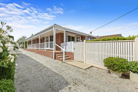 YIN-YANG - MOUNT ELIZA - Pubs and Clubs 3