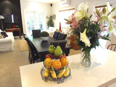 YSG The Edward Townhouse 157 - Steps To Town - Pubs and Clubs 0
