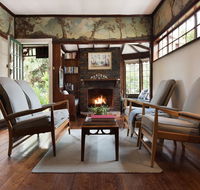 Zelman Cottage - Pubs and Clubs