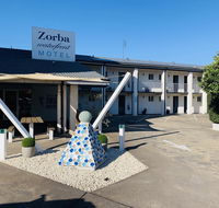Zorba Waterfront Motel - Pubs and Clubs