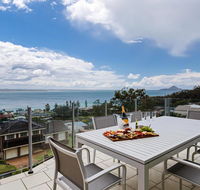 Maison de la mer 30 Mulubinda Parade - luxurious linen aircon and panoramic views - Pubs and Clubs