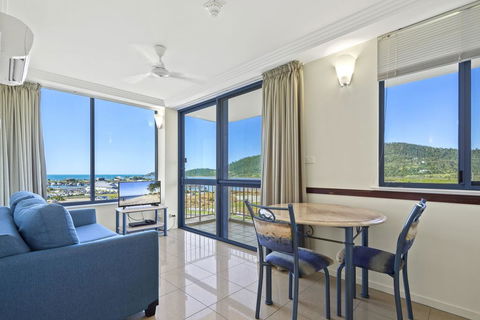 AirliediseNO Hills5min Walk 2 Port Of Airlie/Ferry TerminalWiFiNetflix - Pubs and Clubs 0
