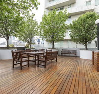 of SouthbankLight filled apartmentHUGE private terrace with city viewsParkingPoolGymWiFi - Go Out