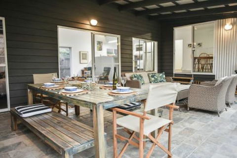 Currimundi Beach House - 1min To Currimundi Lake & Beach - Go Out 2