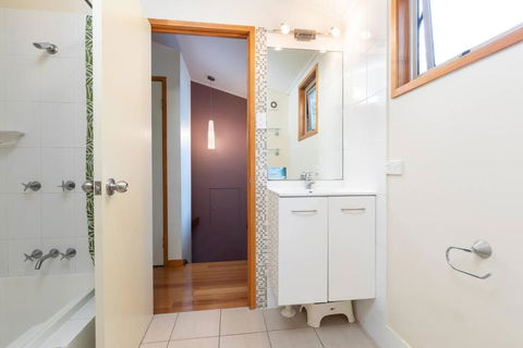 A Beach House - Pubs and Clubs 4