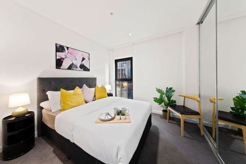 A Modern & Spacious 2BR Apt City Views Southbank - Pubs and Clubs 3