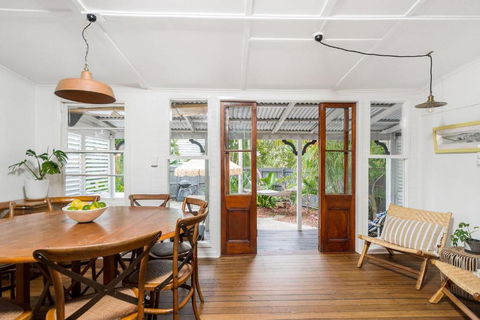 A Perfect Stay - Gidgets House And Studio - Pubs and Clubs 3