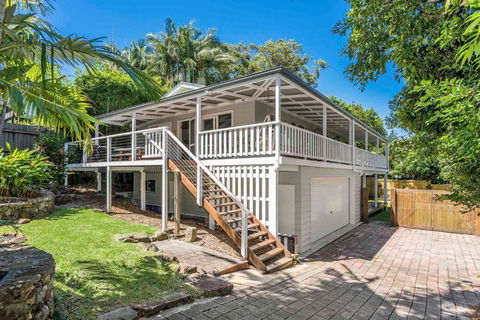 A Perfect Stay - Hummingbird - Pubs and Clubs 1