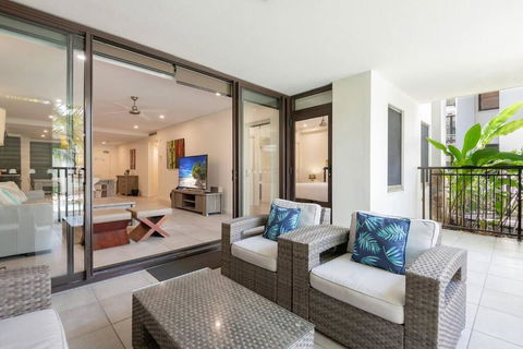 A Well-deserved Beachside Resort Retreat - Pubs and Clubs 3